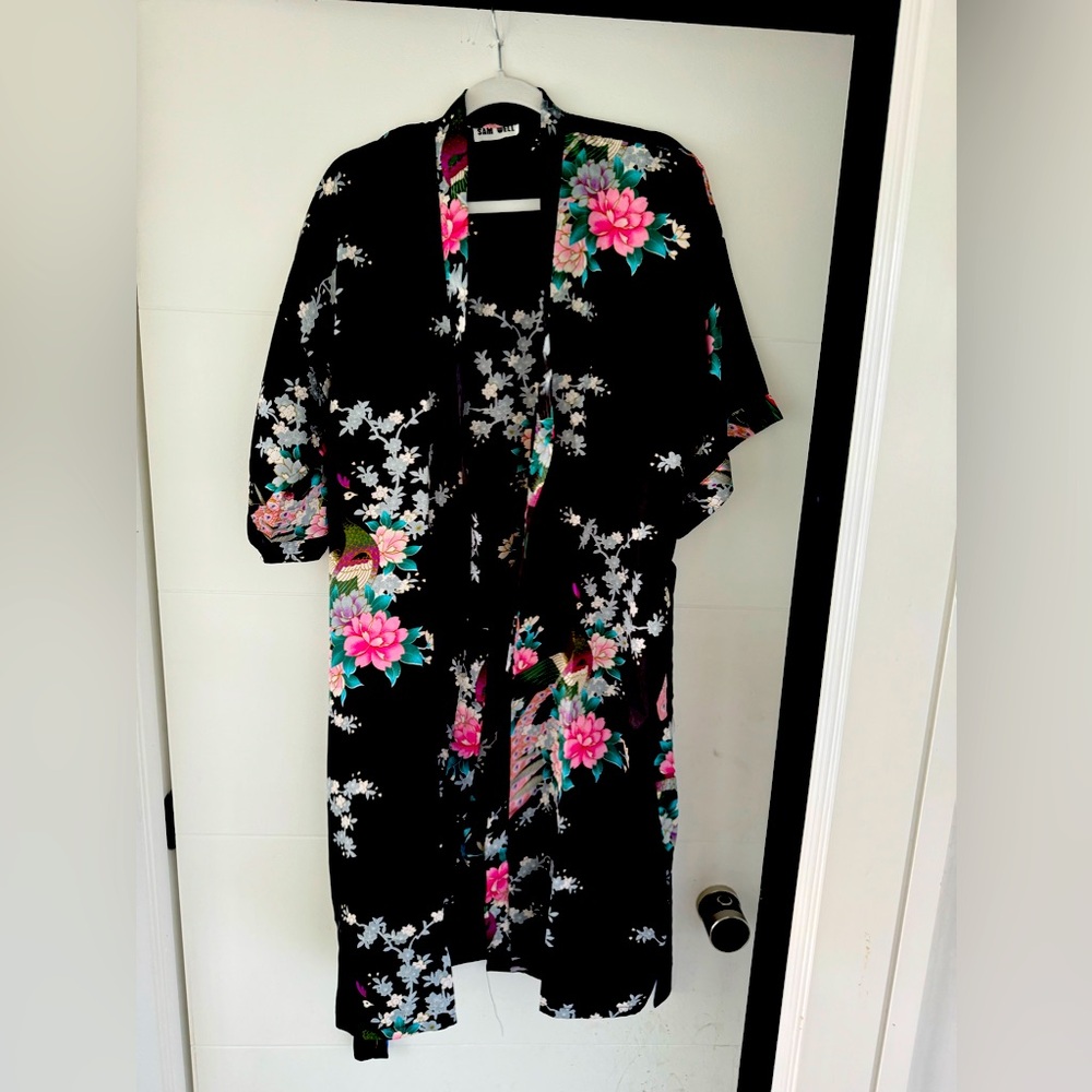 KMONO SILK BLACK FLORAL